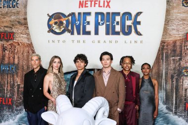 Taz Skylar, Emily Rudd, Inaki Godoy (Iaki Godoy), Mackenyu Maeda ve Jacob Romero Netflix 'in 