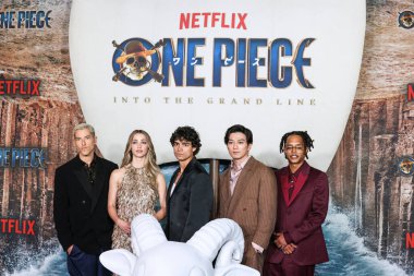 Taz Skylar, Emily Rudd, Inaki Godoy (Iaki Godoy), Mackenyu Maeda ve Jacob Romero Netflix 'in 