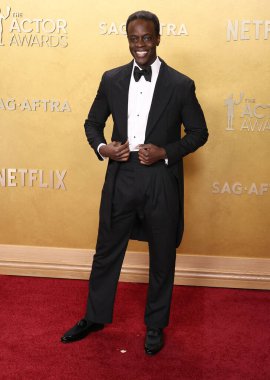 Atto Essandoh, 1 Mart 2026 'da ABD' nin Kaliforniya eyaletinin Los Angeles kentinde düzenlenen Shrine Auditorium ve Expo Hall 'da SAG-AFTRA (eskiden Screen Actors Guild Awards) tarafından sunulan 32..