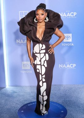 Stéphane Rolland SS23 Couture giyen Halle Bailey, 28 Şubat 2026 'da Pasadena, San Gabriel Vadisi, Los Angeles, Kaliforniya, ABD' de düzenlenen 57..