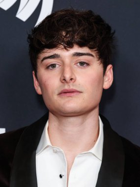 Noah Schnapp, 5 Mart 2026 'da Beverly Hilton Hotel' de düzenlenen 37. Yıllık GLAAD (Eşcinsel ve Lezbiyen İftiraya Karşı İttifak) Medya Ödülleri 'ne geldi..