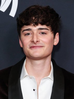 Noah Schnapp, 5 Mart 2026 'da Beverly Hilton Hotel' de düzenlenen 37. Yıllık GLAAD (Eşcinsel ve Lezbiyen İftiraya Karşı İttifak) Medya Ödülleri 'ne geldi..