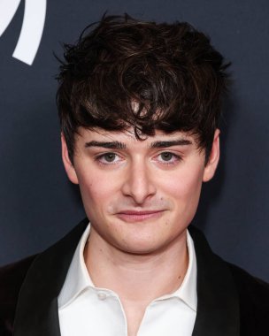 Noah Schnapp, 5 Mart 2026 'da Beverly Hilton Hotel' de düzenlenen 37. Yıllık GLAAD (Eşcinsel ve Lezbiyen İftiraya Karşı İttifak) Medya Ödülleri 'ne geldi..