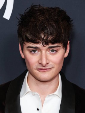 Noah Schnapp, 5 Mart 2026 'da Beverly Hilton Hotel' de düzenlenen 37. Yıllık GLAAD (Eşcinsel ve Lezbiyen İftiraya Karşı İttifak) Medya Ödülleri 'ne geldi..