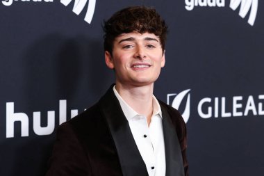 Noah Schnapp, 5 Mart 2026 'da Beverly Hilton Hotel' de düzenlenen 37. Yıllık GLAAD (Eşcinsel ve Lezbiyen İftiraya Karşı İttifak) Medya Ödülleri 'ne geldi..