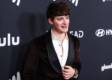 Noah Schnapp, 5 Mart 2026 'da Beverly Hilton Hotel' de düzenlenen 37. Yıllık GLAAD (Eşcinsel ve Lezbiyen İftiraya Karşı İttifak) Medya Ödülleri 'ne geldi..