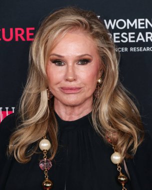 Kathy Hilton, 11 Mart 2026 'da Beverly Wilshire, A Four Seasons Oteli' nde düzenlenen Kadın Kanser Araştırmaları Fonu 'nun Unutulmaz Akşam Yardım Galası' na geldi..