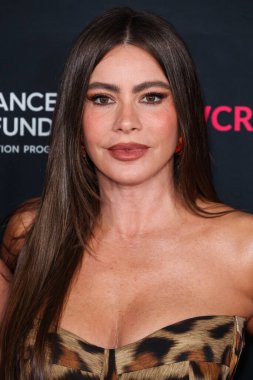 Sofya Vergara 'nın üzerinde Oscar de la Renta Faille elbisesi ve Christian Louboutin Loubi Queen Platform Sandals, Beverly Wilshire, A Four Seasons Hotel' de düzenlenen Kadın Kanser Araştırmaları Fonu 'nun Unutulmaz Akşam Yardım Galası 2026' ya geldi.