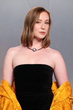 Belperron kolyeli Hannah Einbinder, Los Angeles İlçe Sanat Müzesi 'ndeki (LACMA) David Geffen Galerileri' nde düzenlenen Mark Guiducci 'nin ev sahipliğini yaptığı 2026 Vanity Fair Oscar Partisi' ne (98.)