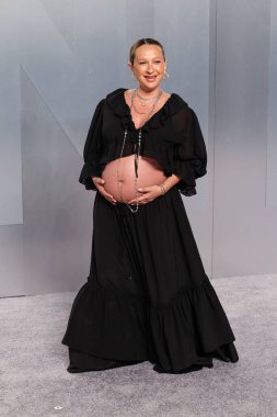 Jennifer Meyer, 15 Mart 2026 'da Los Angeles Eyalet Sanat Müzesi' ndeki (LACMA) David Geffen Galerisi 'nde düzenlenen Mark Guiducci' nin ev sahipliğini yaptığı 2026 Vanity Fair Oscar Party 'ye (98.