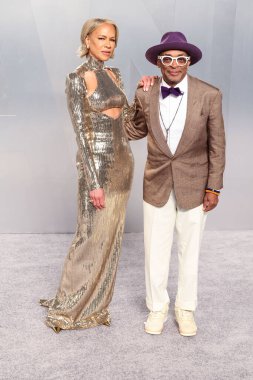 Tonya Lewis Lee ve Spike Lee, 15 Mart 2026 'da Los Angeles İlçe Sanat Müzesi' ndeki David Geffen Galerisi 'nde düzenlenen 2026 Vanity Fair Oscar Party' ye geldiler.