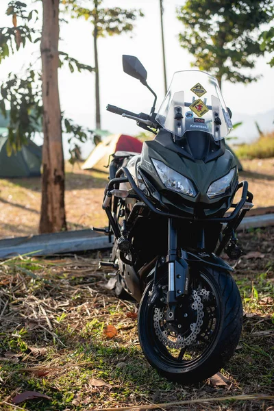 Unbekannter Fahrer Mit Motorrad Kawasaki Versys 650 Bei Chaing Rai — Stockfoto