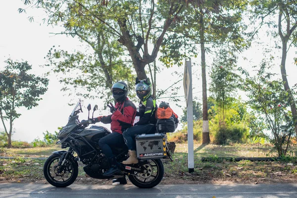 Нерозпізнаний Гонщик Мотоциклом Kawasaki Versys 650 Chaing Rai Таїланд — стокове фото