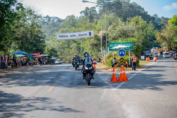 Cavalier Non Identifié Avec Moto Kawasaki Versys 650 Chaing Rai — Photo