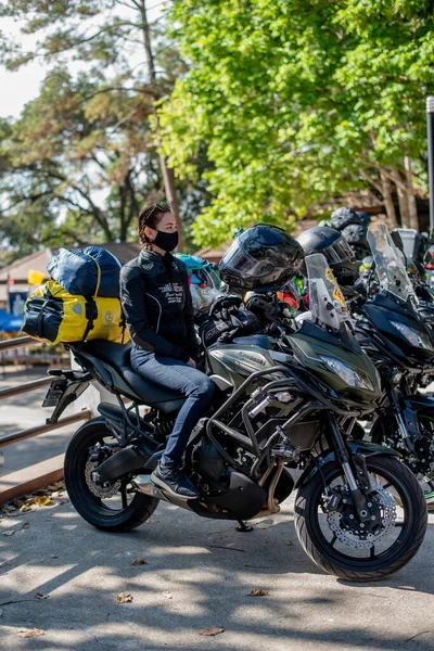 Cavaleiro Não Identificado Com Motocicleta Kawasaki Versys 650 Chaing Rai — Fotografia de Stock