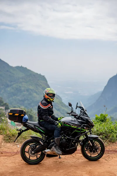 Unbekannter Fahrer Mit Motorrad Kawasaki Versys 650 Bei Chaing Rai — Stockfoto
