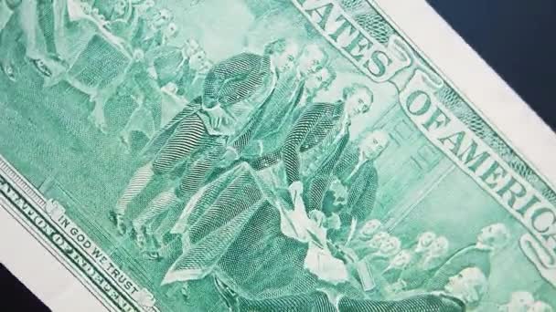 1776 'da Bağımsızlık Bildirgesi' nin imzalandığı yakın çekim dönüş videosu. Amerika Birleşik Devletleri 'nden Portre 2 Dolar 1976 Banknotları. — Stok video