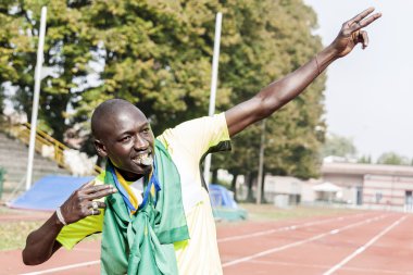 atlet zafer kutluyor