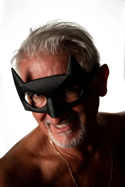 Portrait Homme Mature Avec Masque Super Héros Noir Sur Fond — Photo