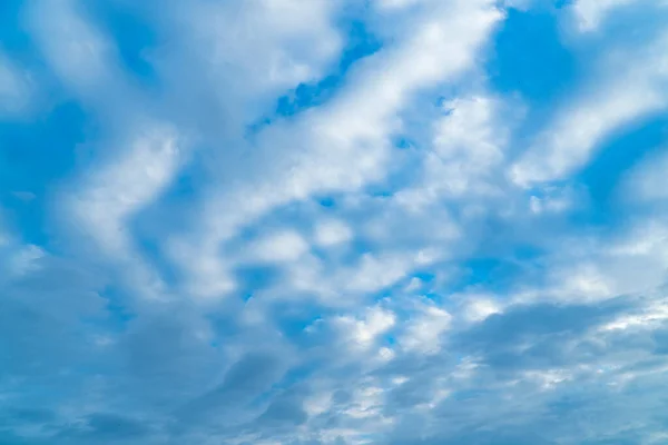 Bellissimo Cielo Con Nuvole Bianche — Foto Stock