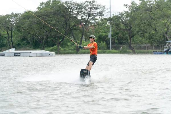 2017 September Bangkok Thailand Man Wake Boarding Lake Cable Zanook — Stock Photo, Image