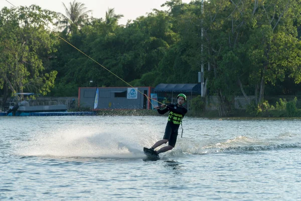 2017 April Bangkok Thailand Man Wake Boarding Lake Cable Zanook — Stock Photo, Image