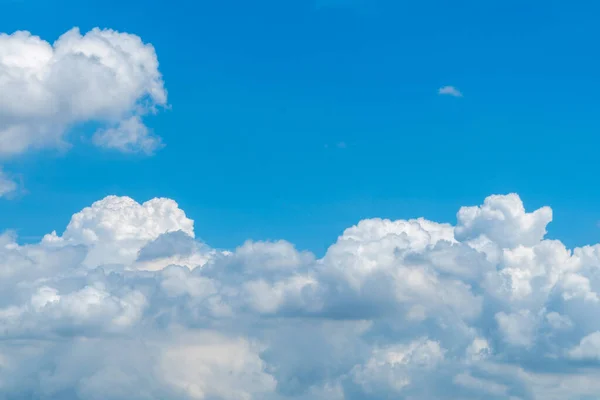 Bellissimo Cielo Blu Con Nuvoloso Cielo Colore Chiaro Con Nuvole — Foto Stock
