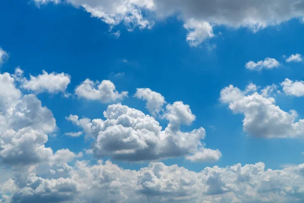 Bellissimo Cielo Blu Con Nuvoloso Cielo Colore Chiaro Con Nuvole — Foto Stock