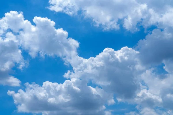 Bellissimo Cielo Blu Con Nuvoloso Cielo Colore Chiaro Con Nuvole — Foto Stock