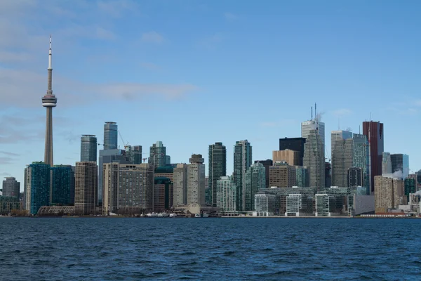 Toronto, Canadá - 28 de janeiro de 2016: oronto skyline from lake, Ontário, Canadá . — Fotografia de Stock