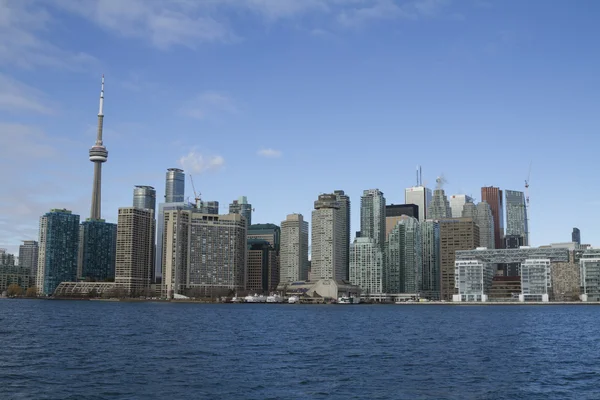 Toronto, Canadá - 28 de janeiro de 2016: Toronto skyline from lake — Fotografia de Stock