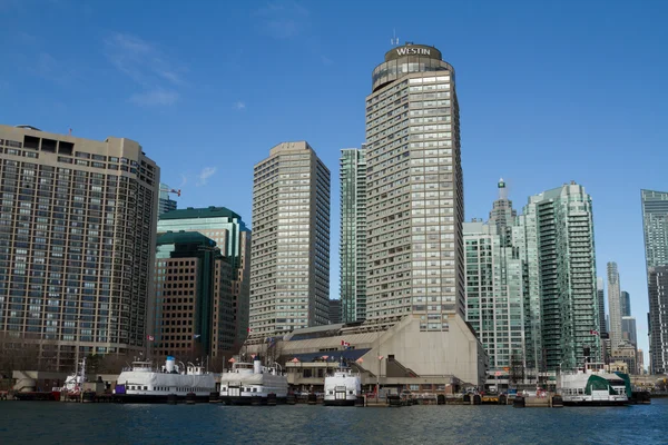 Toronto, Kanada - 2016. január 28.: Toronto skyline-tó — Stock Fotó