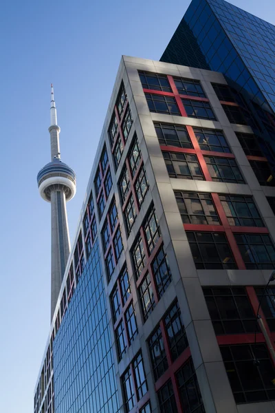 Toronto, Kanada - 28 Ocak 2016: Toronto Cn Tower görünüm aşağıdan