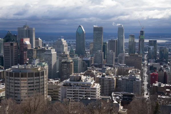 Montreal, Canadá - 01 de fevereiro de 2016: O horizonte de Montreal do — Fotografia de Stock