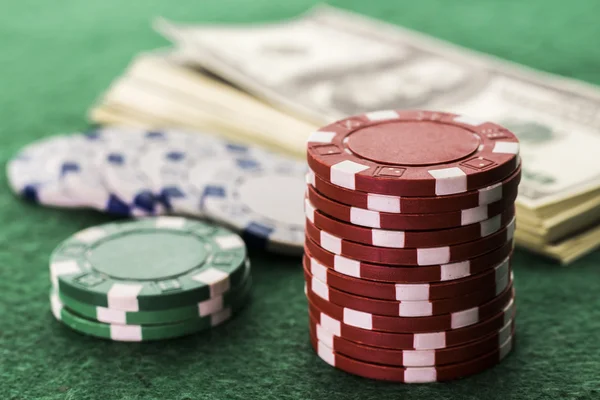 Gra w pokera z dużą ilością dolarów — Zdjęcie stockowe