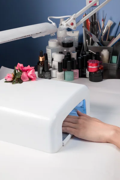 Jelkot üzerinde çivi düzeltmek için Uv lamba