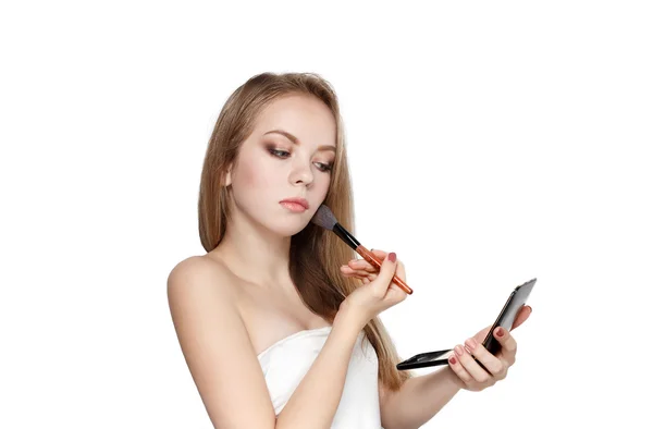 Kız boyanmıştır. toz neden