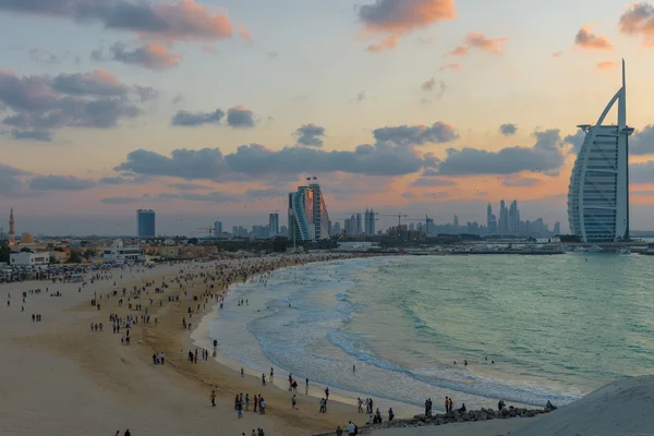 Burj Al Arab e Jumeirah Beach Hotel ao pôr do sol — Fotografia de Stock