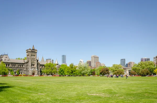 Toronto Üniversitesi, eski binalar