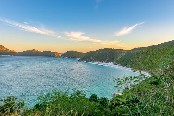 Puesta de sol en las cristalinas playas de Pontal do Atalaia — Foto de Stock