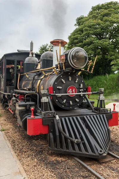 Oude trein in Tiradentes, een koloniale en historische stad — Stockfoto