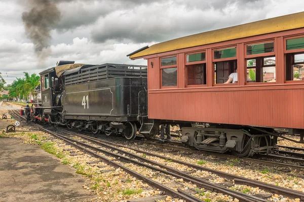 Oude trein (Maria Fumaca) in Saint John Del Rei stad — Stockfoto