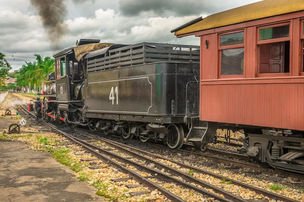 Oude trein (Maria Fumaca) in Saint John Del Rei stad — Stockfoto