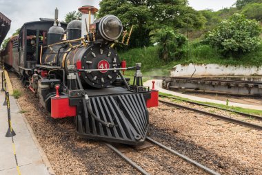 Tiradentes, bir sömürge ve tarihi şehir içinde eski tren 