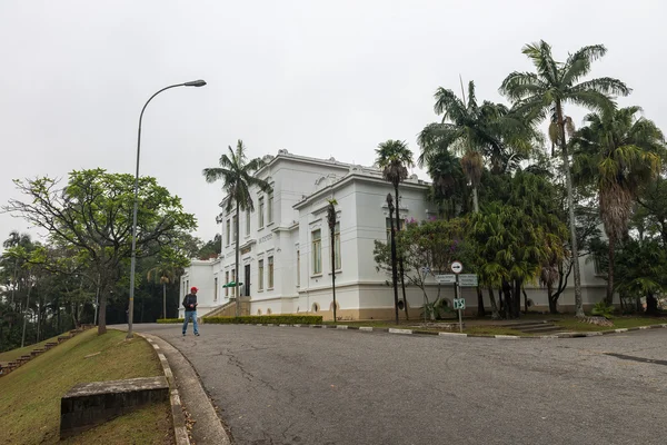 Butantan Enstitüsü hayati Brezilya binanın cephe — Stok fotoğraf