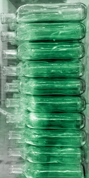 Grande Grupo Garrafas Vidro Recicladas Cor Verde Vazias — Fotografia de Stock
