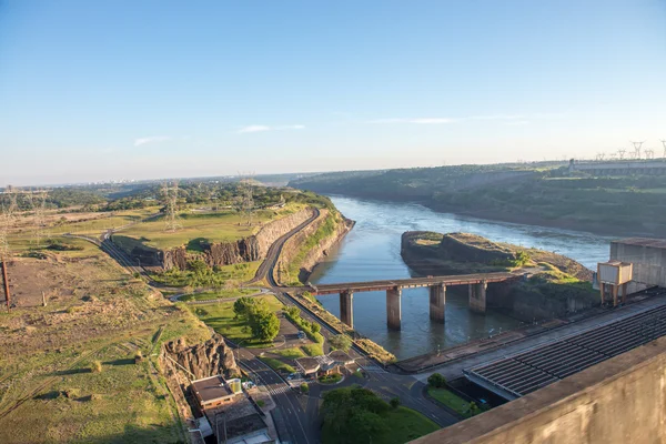 Vista do topo do parque da barragem de Itaipu — Fotografia de Stock