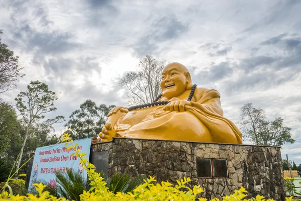 Templo budista con estatua gigante de Buda en Foz do iguacu — Foto de Stock