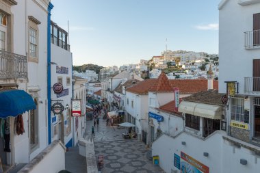 Albufeira, Algarve, Portekiz tarihi Merkezi'nde görüntüleme. 