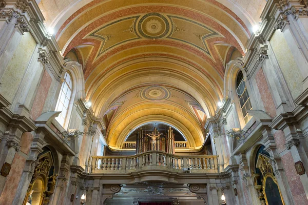 Інтер'єр собору SE, основні і найстаріша церква в Лісабоні — стокове фото